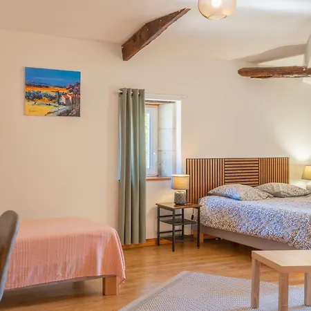 Les Violettes De Malleville 3* Saint-Romain-de-Benet