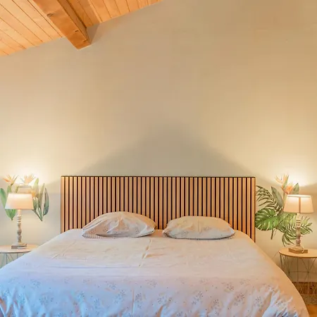 Les Violettes De Malleville Couette-café Saint-Romain-de-Benet