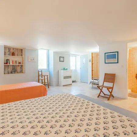 Les Violettes De Malleville 3* Saint-Romain-de-Benet