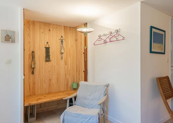 Les Violettes De Malleville Bed & Breakfast 3*