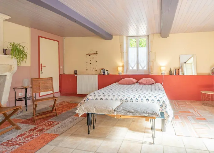Bed & Breakfast Les Violettes De Malleville 3*