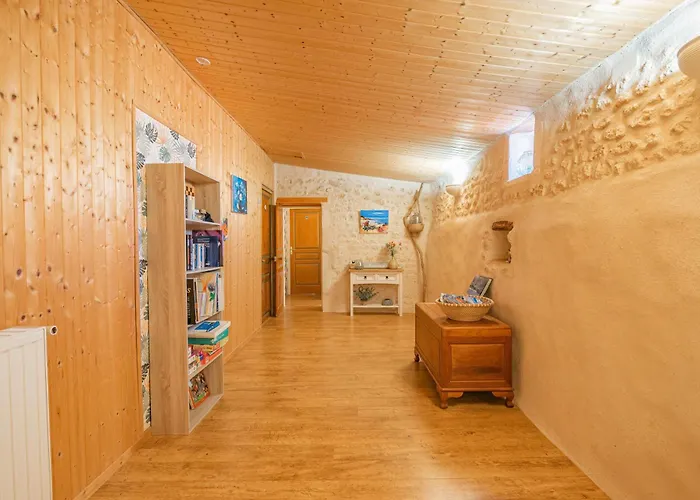 Bed & Breakfast Les Violettes De Malleville Saint-Romain-de-Benet