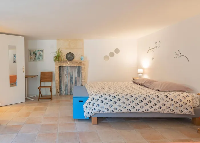 Les Violettes De Malleville 3* Saint-Romain-de-Benet